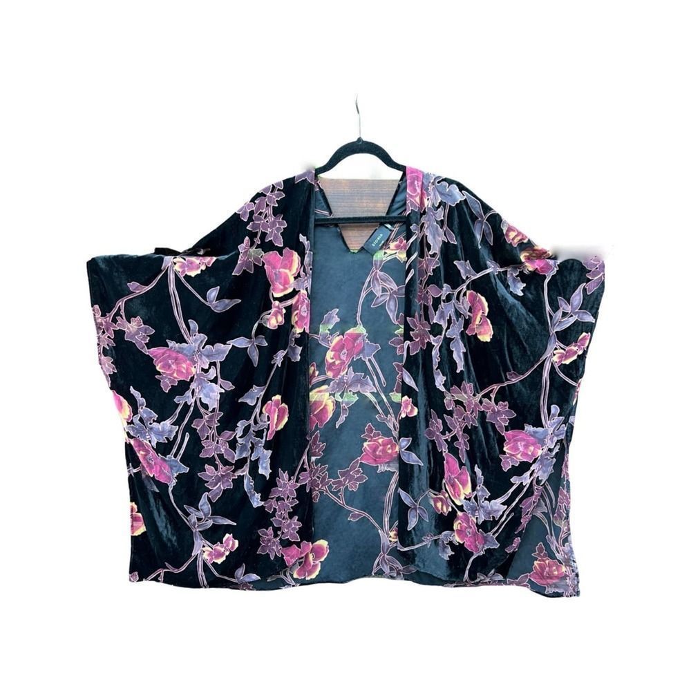 Storia Velvet Floral Kimono